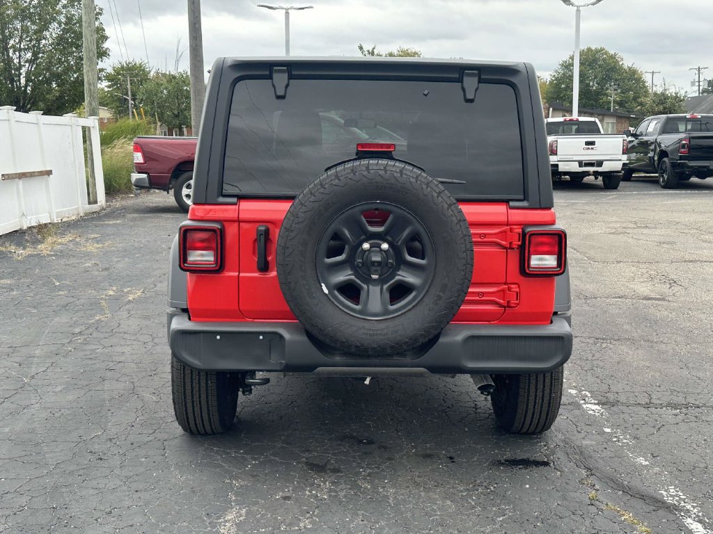 Used 2026 Jeep Wrangler Unlimited Sport AWD/4WD image 5
