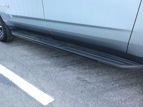 Used 2024 GMC Yukon XL AT4 w/ Technology Package image 12