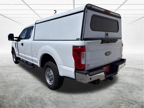 Used 2017 Ford F250 XL w/ Power Equipment Group RWD image 3
