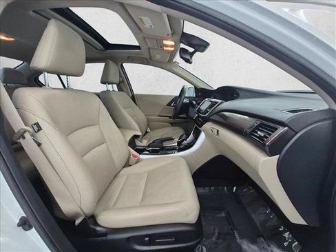 Used 2017 Honda Accord EX-L image 25