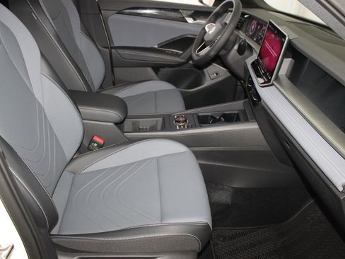 New 2026 Volkswagen Tiguan SE R-Line image 32