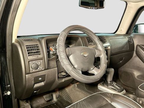 Used 2010 HUMMER H3T Alpha image 10