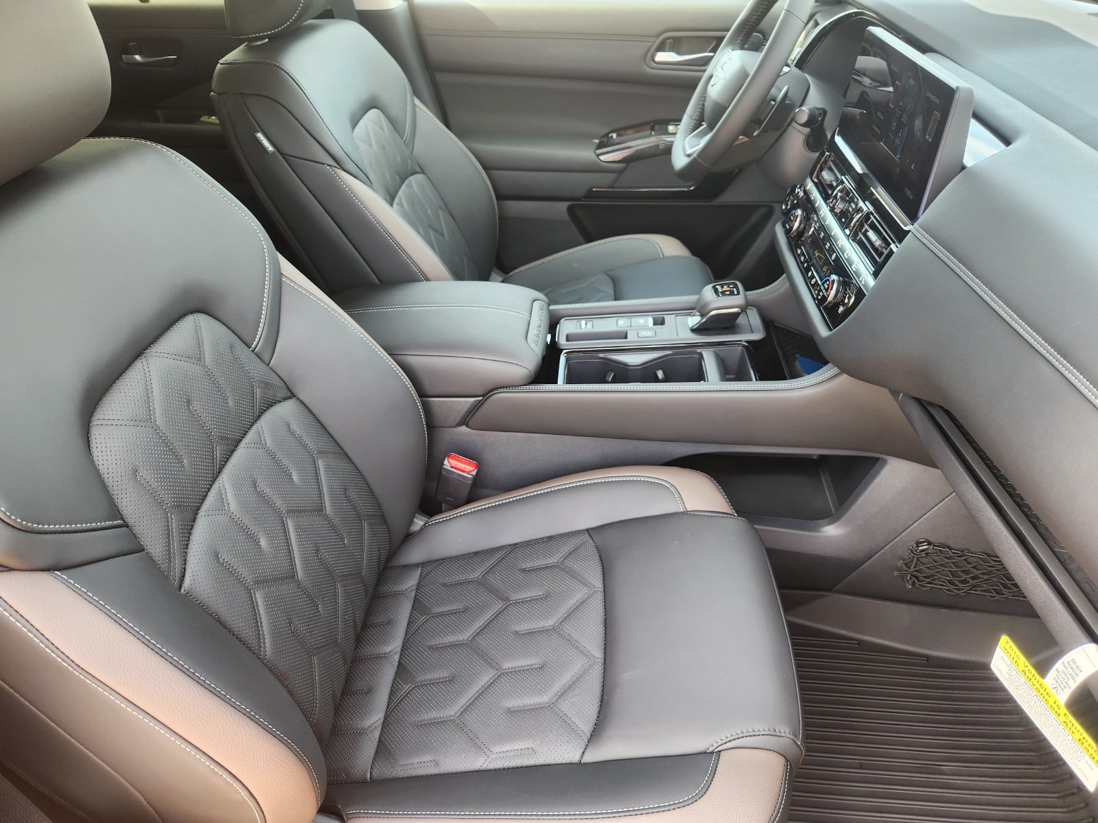 New 2026 Nissan Pathfinder Platinum FWD image 13