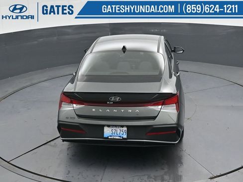 Used 2025 Hyundai Elantra Sport image 43