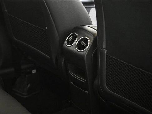 Used 2025 Mercedes-Benz GLA 250 4MATIC image 19