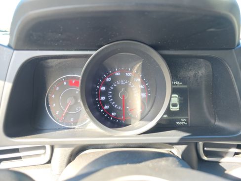 Used 2021 Hyundai Elantra SEL image 18