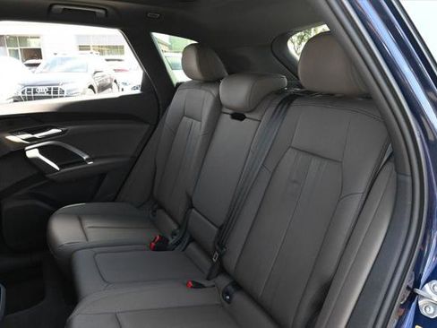 Certified 2025 Audi Q5 Premium w/ Convenience Package AWD/4WD image 18