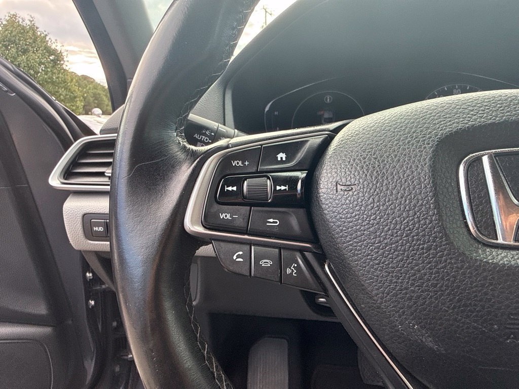 Used 2018 Honda Accord Touring image 9