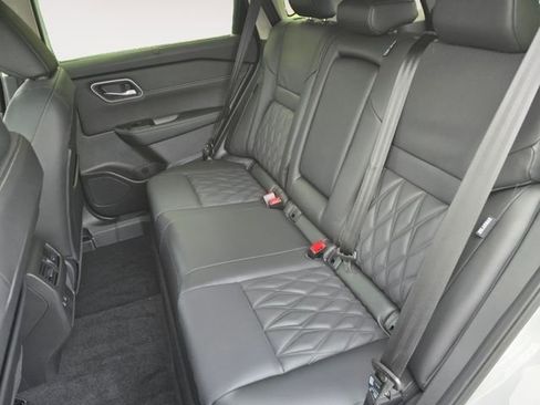 New 2026 Nissan Rogue Platinum AWD/4WD image 16