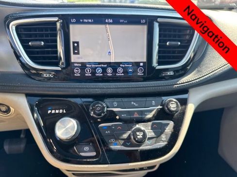 Certified 2019 Chrysler Pacifica Limited FWD image 19