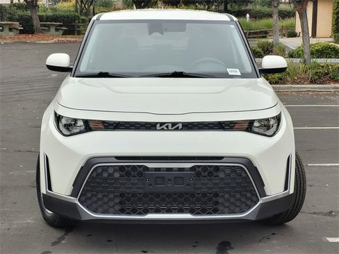 Used 2024 Kia Soul LX w/ Option Group 015 image 3