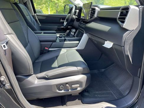 Used 2023 Toyota Tundra Limited AWD/4WD image 19