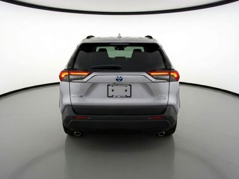 Used 2024 Toyota RAV4 XLE image 6
