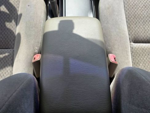Used 2004 Toyota Camry FWD image 34