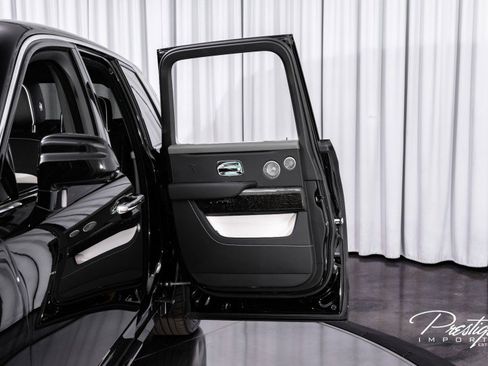 Used 2025 Rolls-Royce Cullinan image 46