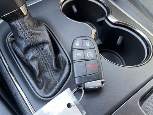 Used 2020 Dodge Durango R/T w/ Blacktop Package AWD/4WD image 45