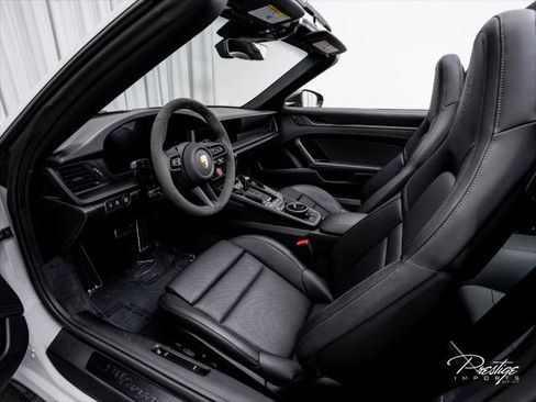 Used 2025 Porsche 911 Targa 4 GTS AWD/4WD image 30