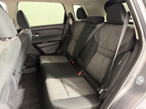 Used 2025 Nissan Rogue SV image 12