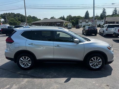 Used 2017 Nissan Rogue SV AWD/4WD image 7