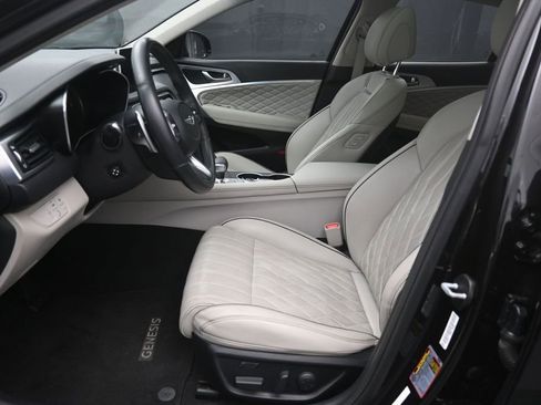 Used 2019 Genesis G70 2.0T Advanced w/ Dynamic Package RWD image 18