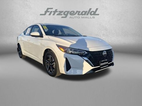 Used 2025 Nissan Sentra SV image 1