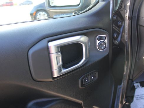 Certified 2021 Jeep Gladiator Sport image 12