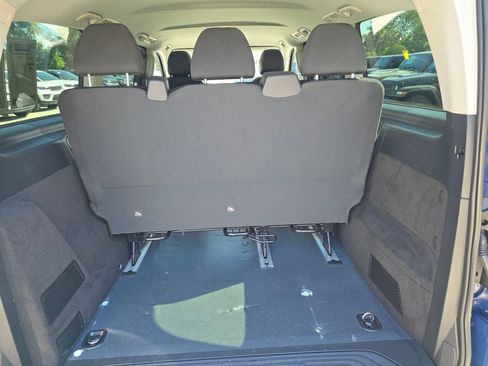 Used 2023 Mercedes-Benz Metris Passenger image 36