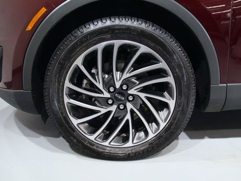 Used 2019 Lincoln Nautilus Reserve w/ Class II Trailer Tow Package AWD/4WD image 18