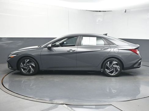 Used 2024 Hyundai Elantra Limited image 5