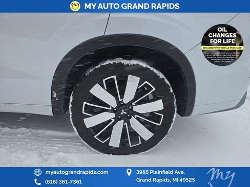 Used 2025 Mitsubishi Outlander SEL image 33