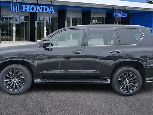 Used 2023 Lexus GX 460 Luxury w/ Sport Design Package image 5