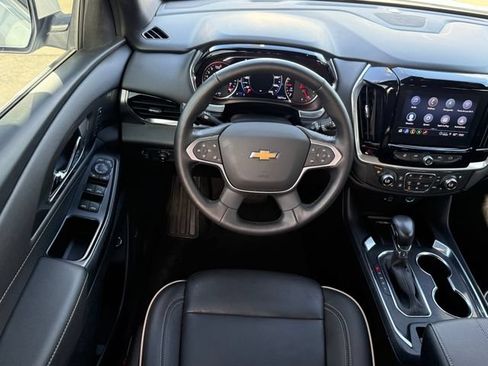 Used 2022 Chevrolet Traverse Premier FWD image 27