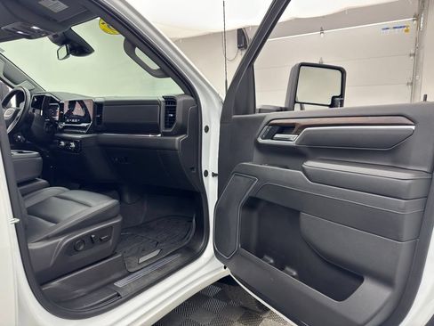 Used 2025 GMC Sierra 3500 SLT AWD/4WD image 32