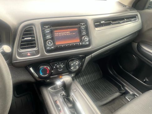 Used 2020 Honda HR-V LX image 18
