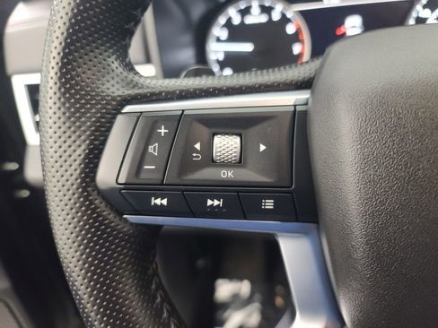 Used 2025 Mitsubishi Outlander SE image 28