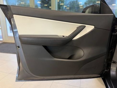 Used 2021 Tesla Model Y Performance AWD/4WD image 18