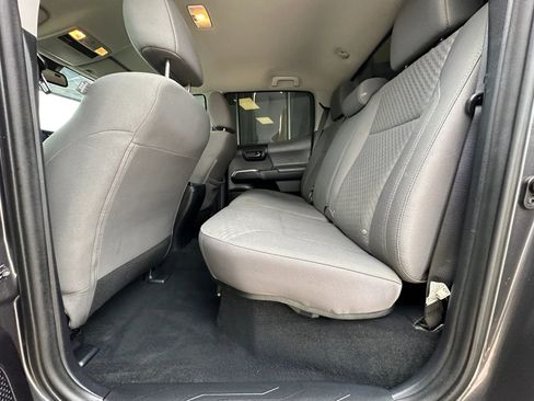 Used 2020 Toyota Tacoma SR5 RWD image 13