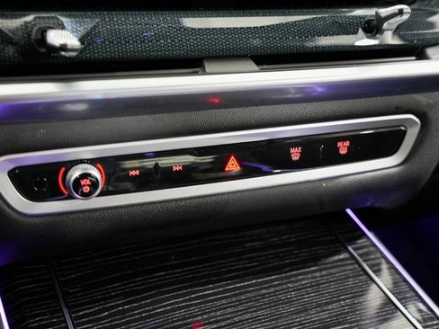 Used 2023 BMW X7 xDrive40i w/ Executive Package image 21