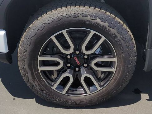 New 2026 GMC Sierra 1500 AT4 w/ AT4 Premium Package AWD/4WD image 34