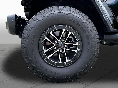 Used 2025 Jeep Wrangler Rubicon AWD/4WD image 11