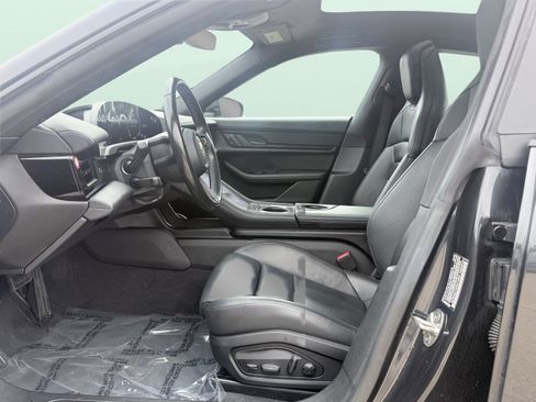 Used 2023 Porsche Taycan image 10