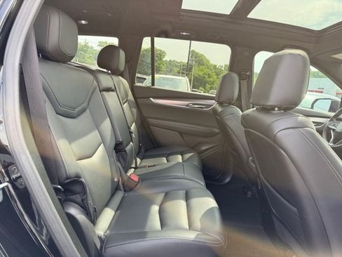 Used 2025 Cadillac XT6 Luxury FWD image 18