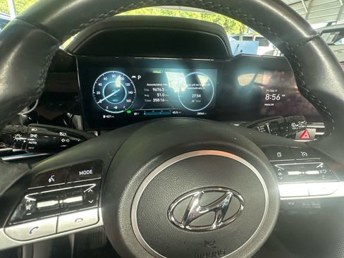Used 2023 Hyundai Elantra Limited FWD image 15