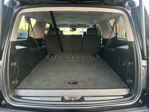 Used 2019 Chevrolet Suburban LT image 25