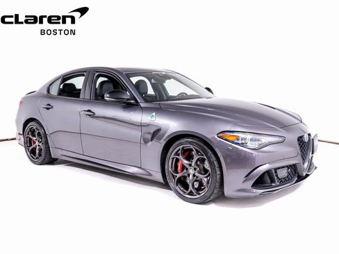 Used 2023 Alfa Romeo Giulia Quadrifoglio image 7
