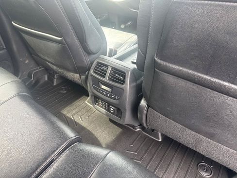 Used 2016 Honda Pilot Touring image 16