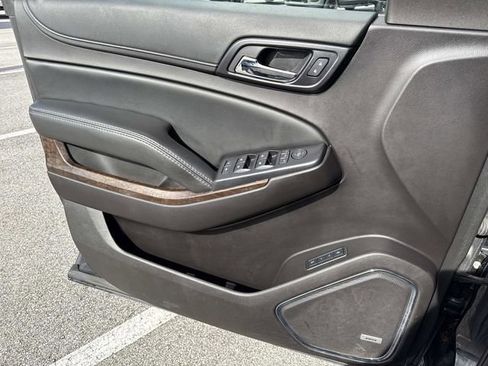 Used 2016 Chevrolet Suburban LT image 22