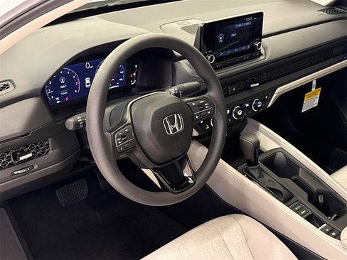 New 2025 Honda Accord SE image 18