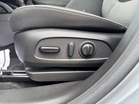 Used 2023 Chevrolet TrailBlazer LT image 24