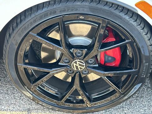 Used 2024 Volkswagen GTI SE FWD image 7